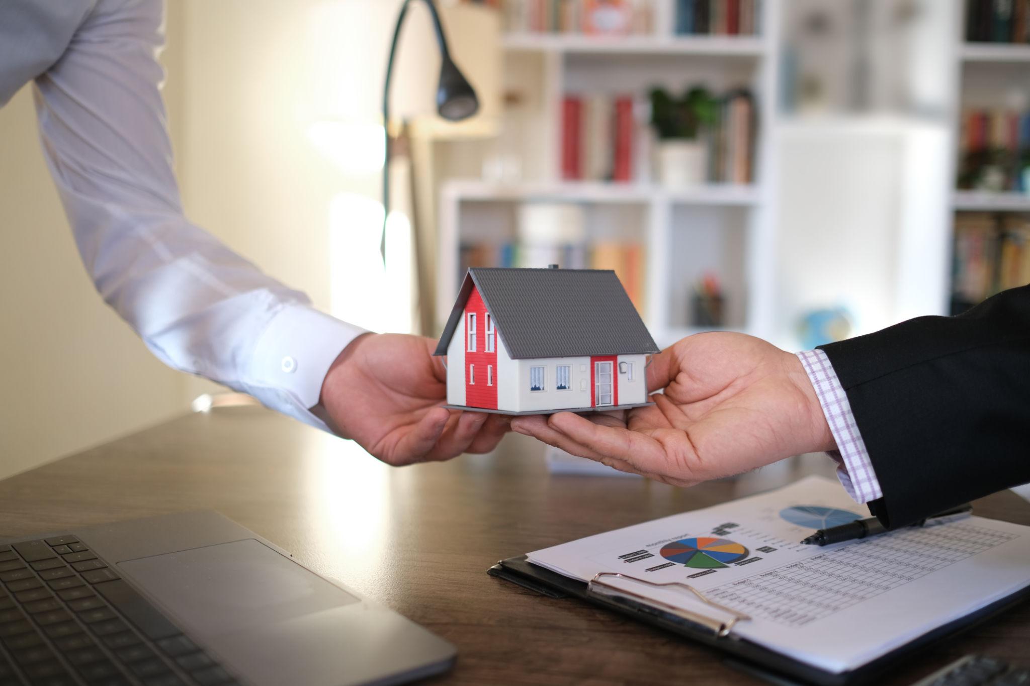 Should you sell before buying in NJ — Monmouth and Ocean County real estate guide